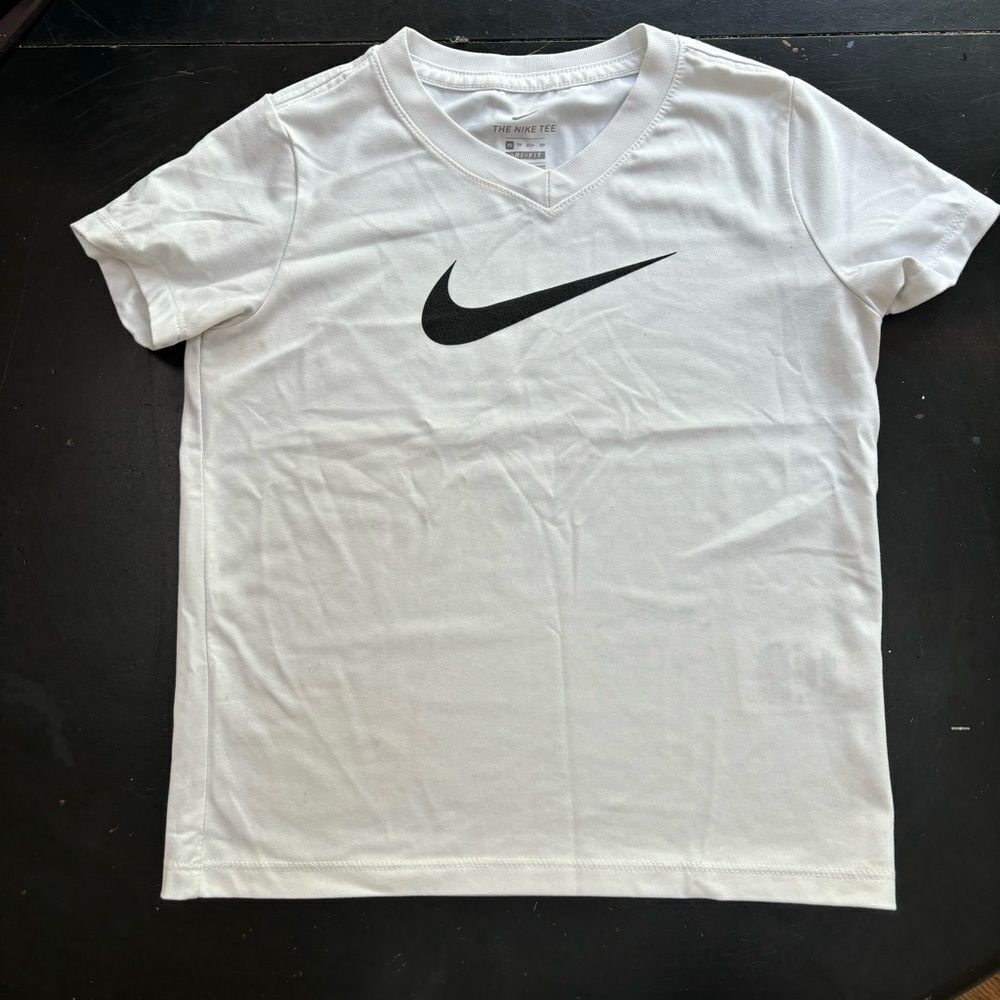 Nike Dri-fit white short sleeve tee kid size Xs